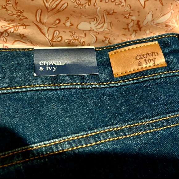 Crown and Ivy NWT women’s jeans size 16W - Picture 6 of 8